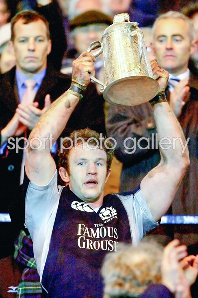Jason White lifts the Calcutta Cup