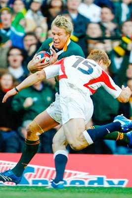 Josh Lewsey makes a try saving tackle 