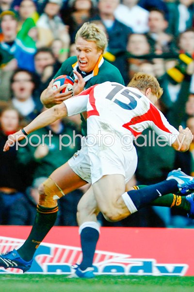 Josh Lewsey makes a try saving tackle 
