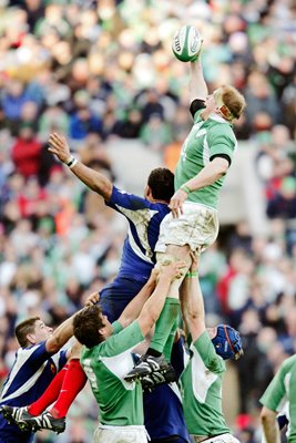 Paul O'Connell of Ireland wins lineout ball 