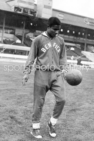 Eusebio In Training 1962