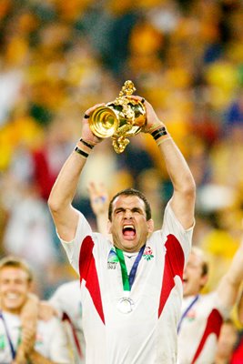 Martin Johnson lifts the Webb Ellis Cup