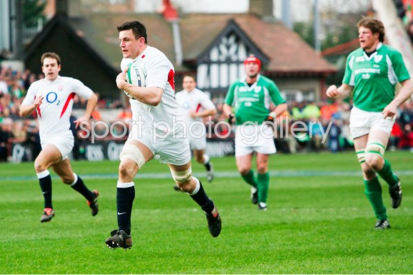 Martin Corry breaks away 
