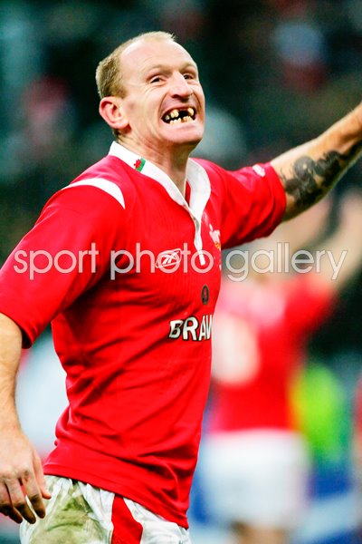 Gareth Thomas celebrates