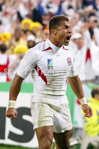 Jason Robinson celebrates Final try