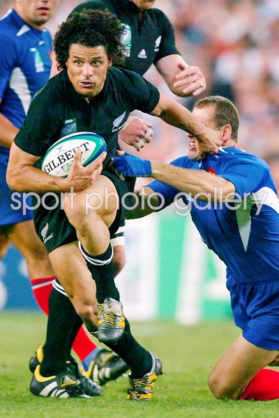 Doug Howlett breaks a tackle