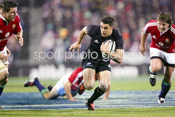 Daniel Carter breaks through