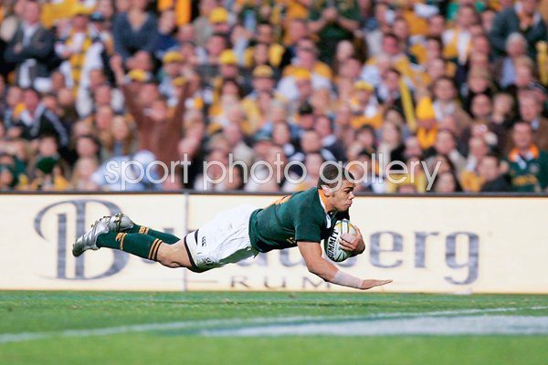 Bryan Habana scores