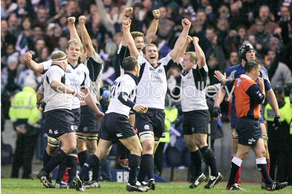 Scotland celebrate win over France