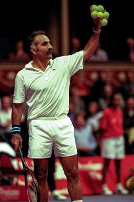 Mansour Bahrami trick serve