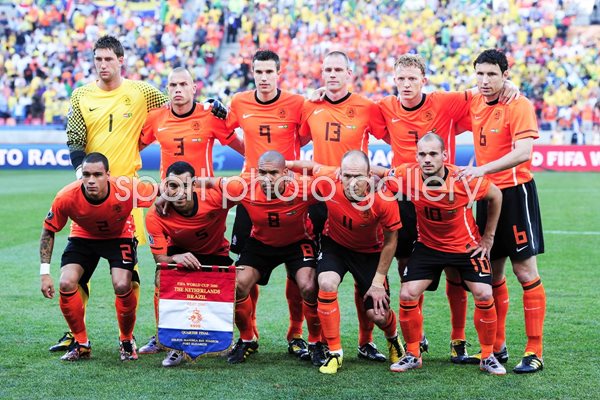 Holland line up v Brazil: 2010 World Cup Quarter Finals