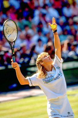 Steffi Graf serves Wimbledon 1989