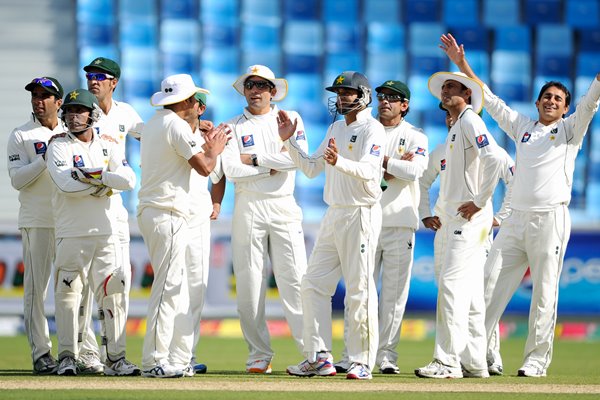 Saeed Ajmal & Pakistan celebrate Dubai 2011