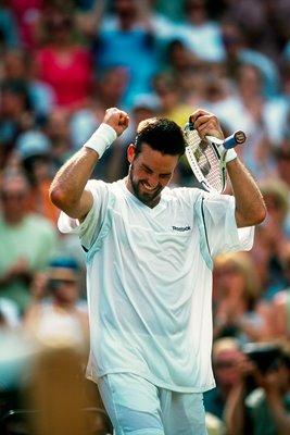 Patrick Rafter celebrates Wimbledon 2001