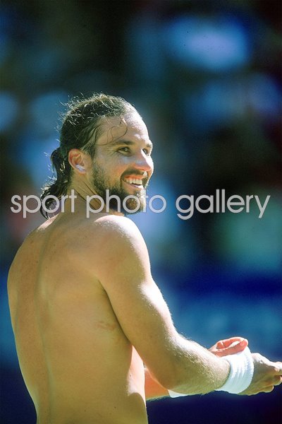 Patrick Rafter celebrates victory 