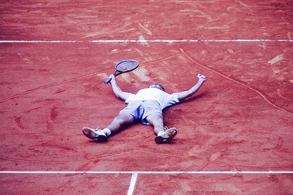 Gustavo Kuerten wins third successive French Open 