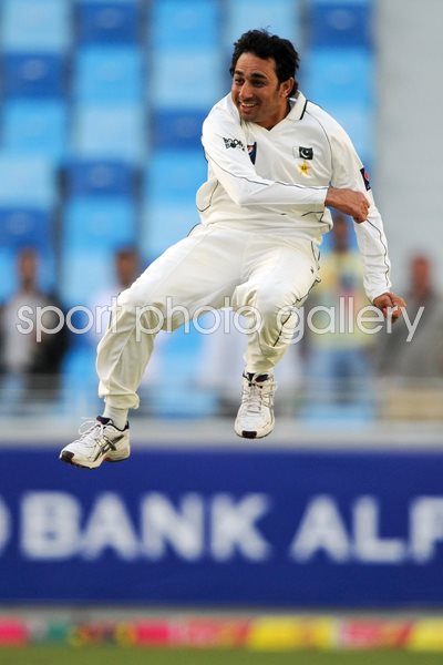 Saeed Ajmal Pakistan celebrates Dubai 2011