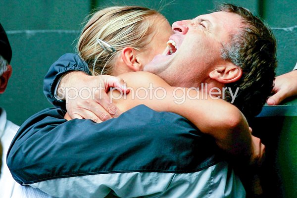 Maria Sharapova hugs her father