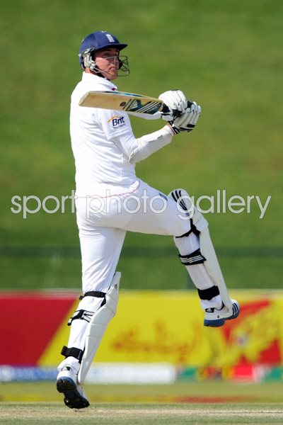 Stuart Broad bats England v Pakistan 2012