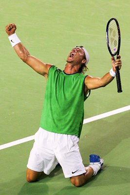 Lleyton Hewitt celebrates 2005