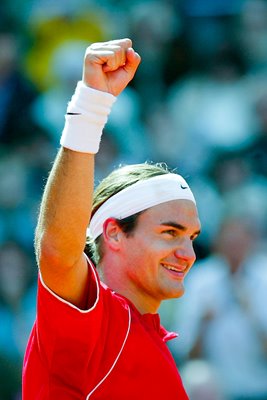 Roger Federer celebrates 