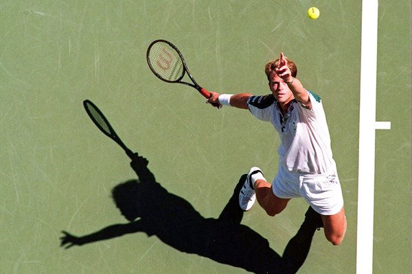 Stefan Edberg serves US Open 1994