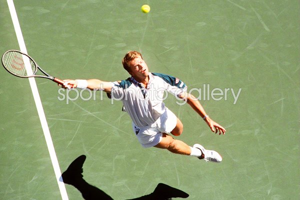 Stefan Edberg action US Open 1994
