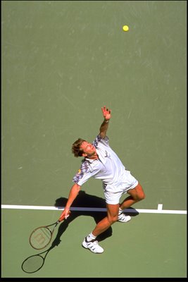 Stefan Edberg serves US Open 1994
