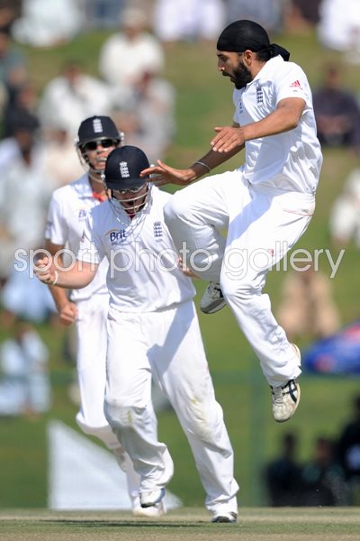 Monty Panesar celebrates v Pakistan 2012