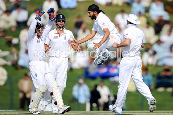 Monty Panesar celebrates v Pakistan 2012