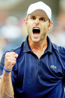 Andy Roddick celebrates match point 