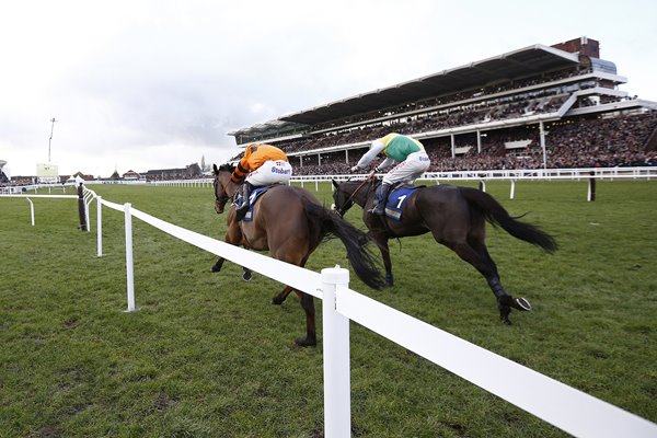 Thistlecrack and Many Clouds Cheltenham January 2017