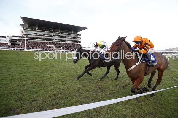 Thistlecrack and Many Clouds Cheltenham January 2017