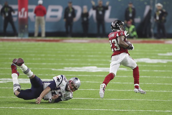 Robert Alford Atlanta Falcons evades Tom Brady Super Bowl 2017