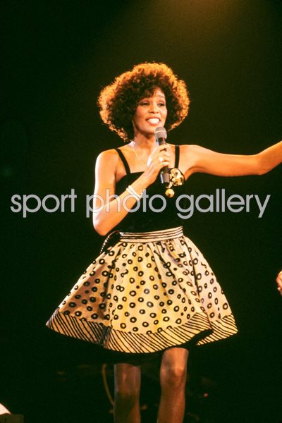 Whitney Houston on stage 1988