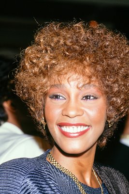 Whitney Houston smiles 1987