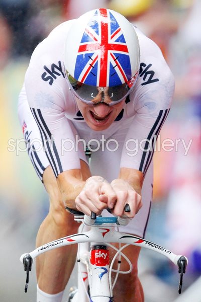 Bradley Wiggins of Team SKY - Prologue action