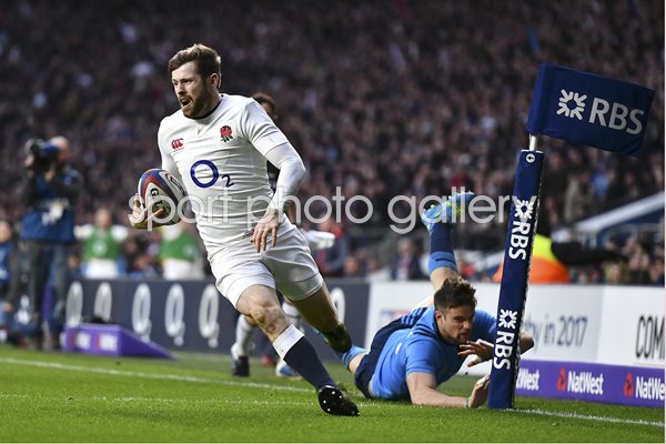 Elliot Daly England scores v Italy 6 Nations 2017