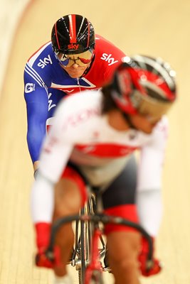 Chris Hoy persues Seiichiro Nakagawa 2012