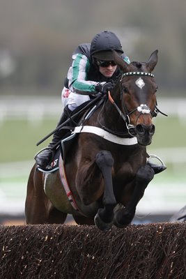 Nico de Boinville & Altior win Arkle Challenge Cheltenham 2017