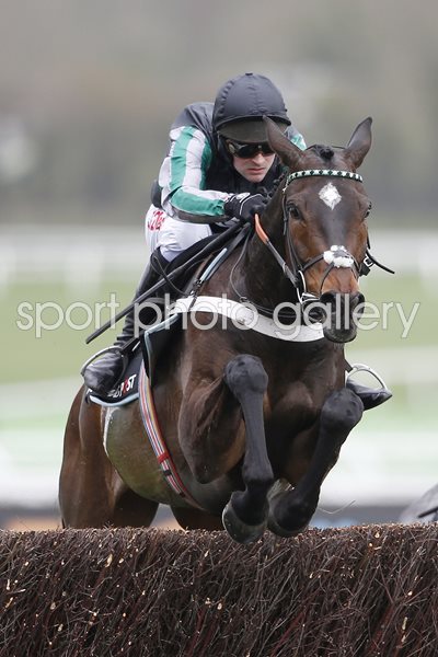 Nico de Boinville & Altior win Arkle Challenge Cheltenham 2017