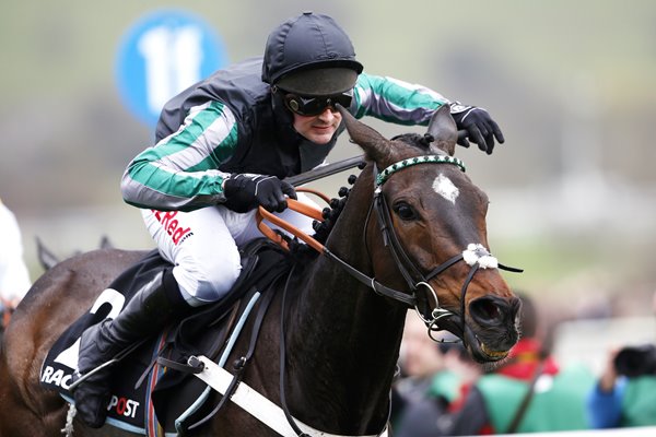 Nico de Boinville & Altior win Arkle Challenge Cheltenham 2017