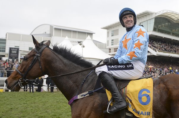 Ruby Walsh & Un De Sceaux win Ryanair Cheltenham 2017