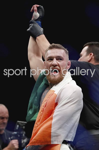 Conor McGregor beats Eddie Alvarez UFC New York 2016