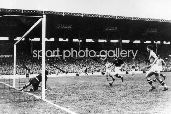 Italy v Hungary 1938 World Cup Final 