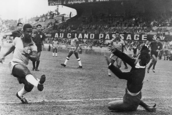 Baltazar (Osvaldo da Silva) Brazil v Mexico World Cup 1954