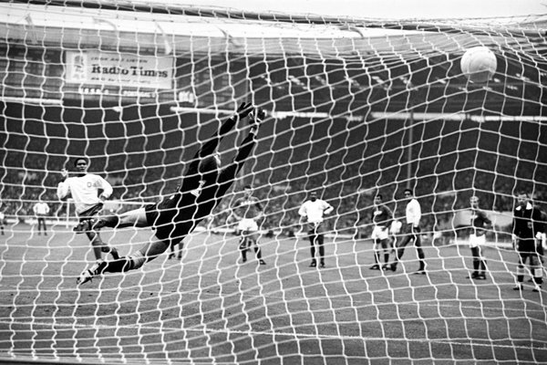 Eusebio Portugal scores v Russia World Cup 1966