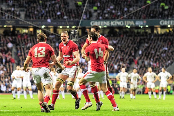 Wales celebrate final whistle v England 2012