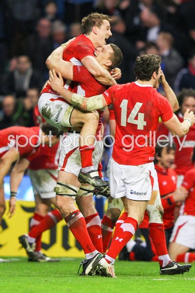 Jonathan Davies celebrates Twickenham 2012