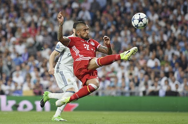 Arturo Vidal Bayern v Real Madrid Champions League 2017